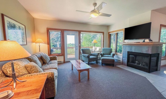 Lutsen Condominio | Poplar River Condo 545 - Lake Superior - Lutsen, MN
