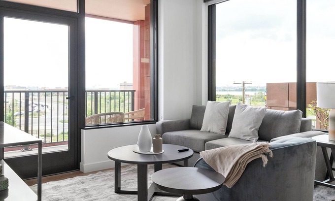 Southwest Apartamento | PoplarHouse 2BD 2 - Two Bedroom Apartment, Sleeps 4