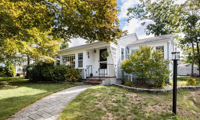 Popponesset Casa | Popponesset! 3 bed, 1 bath w/outdoor shower. Private beach.