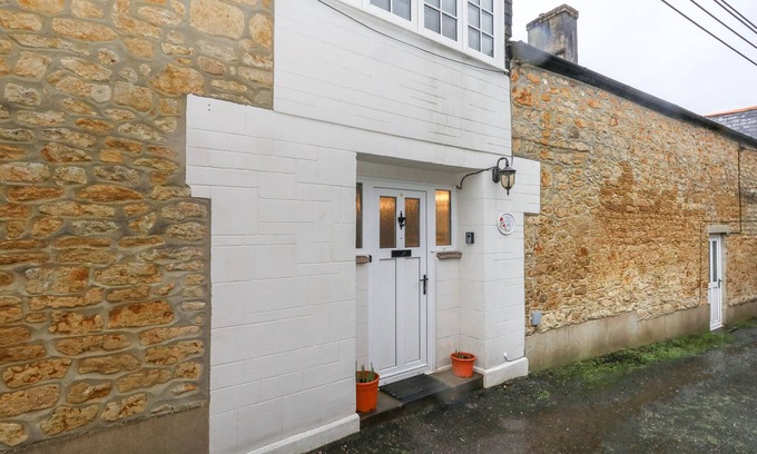 Beaminster Cabaña | POPPY COTTAGE, pet friendly, with a garden in Beaminster