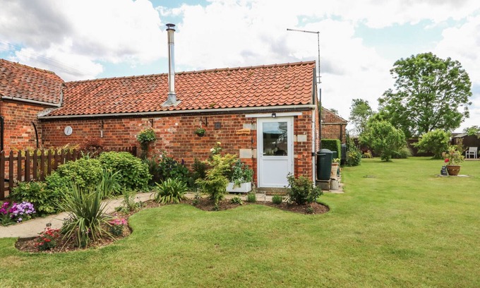 Frampton Cabaña | POPPY COTTAGE, pet friendly, character holiday cottage in Heckington