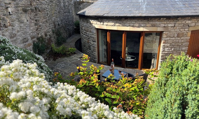 Middleham Cabaña | POPPY'S FOOTPRINT, romantic, with a garden in Middleham