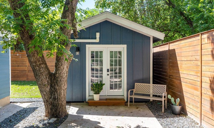Govalle Casa | Popular East Side Charmer | Casita Cherico