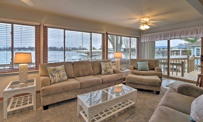 Russells Point Casa | Popular Lakefront Home With Beautiful Views.