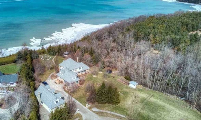 Ashfield-Colborne-Wawanosh Cabaña | Port Albert Lake Estate - Luxury 5Br Lake Huron Waterfront Cottage
