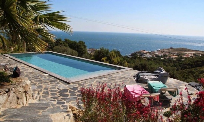 Beleser Casa | Port de la Selva Rodeado de naturaleza, casa, piscina, gran parcela y hermosa vista.
