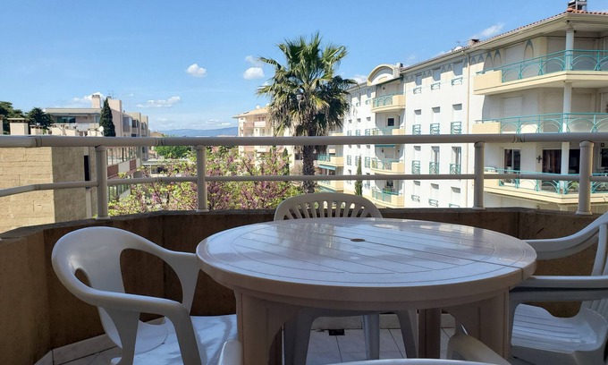 Frejus Port Apartamento | Estudio Port FREJUS con área de dormir de 30 m2 para 2 adultos 2 niños con balcón tranquilo en el lado del jardín