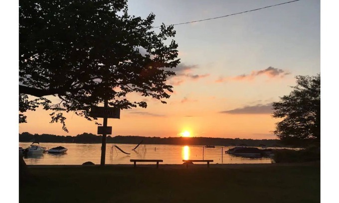 Pinckney Cabaña | Portage Lake Cottage with an up North feel
