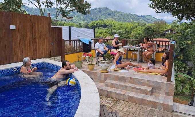Alegrias Casa | Portal La Mariana