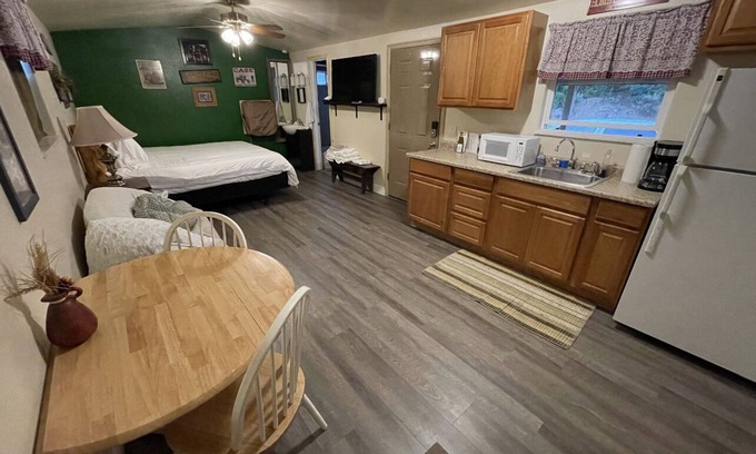 Glendale Cabaña | Porter Place at Serenity Hills Zion