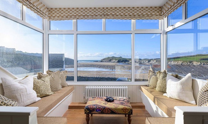 Porth Casa | Porth Beach House is a laid-back coastal pad with front-row views of Porth beach sleeps 10