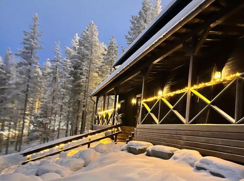 Pyhatunturi Chalet De Esquí | Porthos Ski-in Lodge with private hot tub and sauna in Lapland