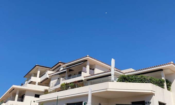 Porticcio Apartamento | Porticcio, T3 70 m2 con 20 m2 de terraza, vistas al mar y a la montaña