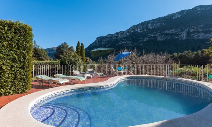 Barig Villa | PORTILET - Estupenda villa con piscina privada situada entre montañas.