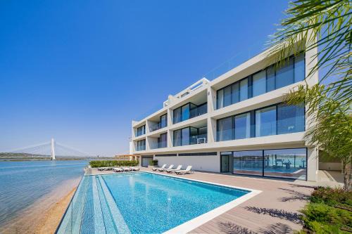 Mexilhoeira da Carregacao Apartamento | Portimão Ocean Breeze With Pool by Homing