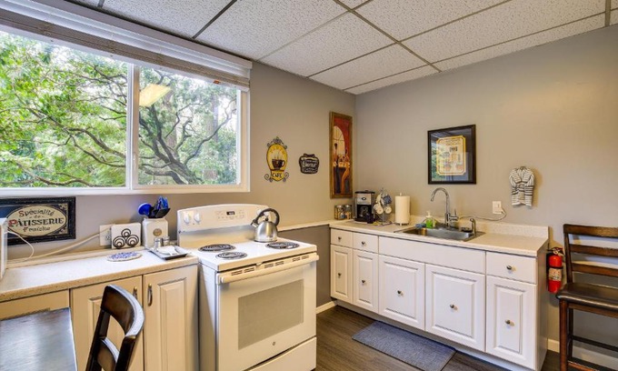 Wilkes East Apartamento | Portland Vacation Rental about 11 Miles to Downtown