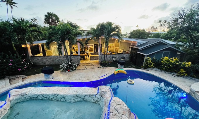Portlock Casa | Portlock Paradise Hale | Resort-Style Pool + Lanai