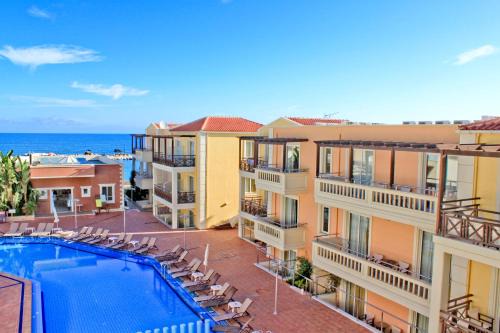 Kato Galatas Hotel | Porto Kalamaki Hotel