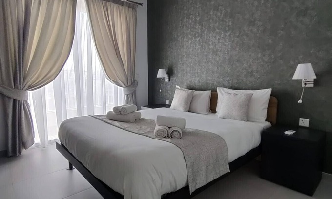 Marsaskala Apartamento | Portside Lodge Building