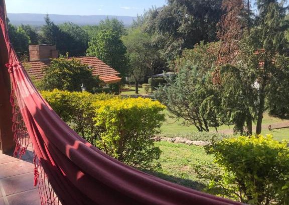 Villa General Belgrano Chalet De Esquí | Posada del Halcón - Cabañas y Suites