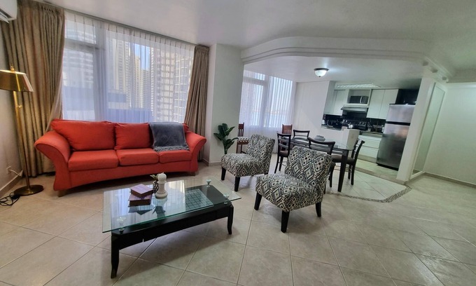 Punta Paitilla Apartamento | POSADA DEL REY 2 BDRM, FUNCTIONAL AND MODERN FURNITURE, OCEAN VIEWS AND POOL