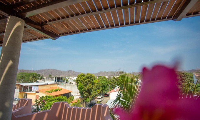 Crucecita Hotel | Posada La Entrega