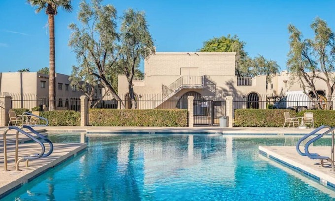 Arts District Casa | POSH, Beautiful 4BR Townhome - Walk to Old Town!