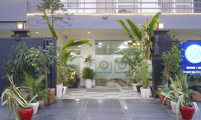 Gurugram Hotel | Posh Garden Inn