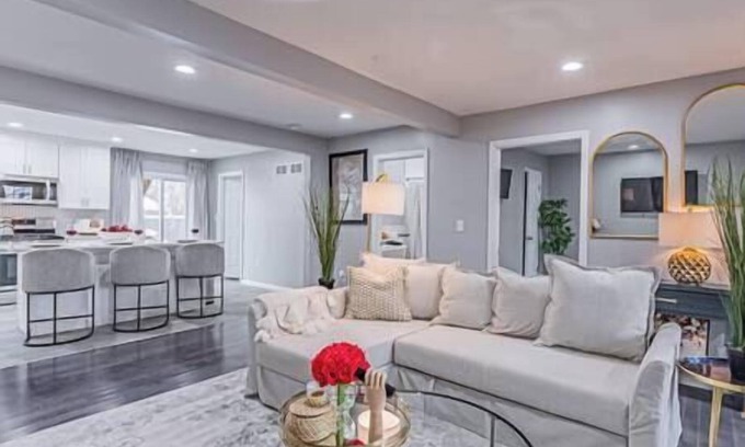 Plainfield Casa | Posh Living Cozy Haven 1
