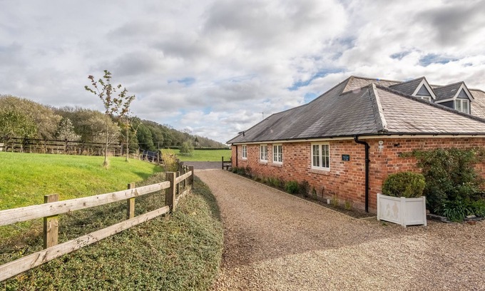 East Norton Casa | Positioned in a tranquil and totally private setting, Stables Cottage is a beautifully converted for