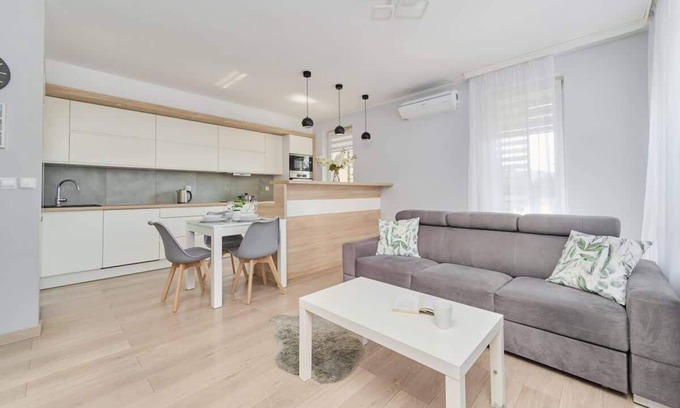 Fabryczna Apartamento | Postępowa 85 | Striking Apartment | Parking
