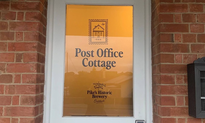 Oakbank Cabaña | Post Office Cottage Oakbank, Adelaide Hills Wine Region, Pikes Historic Brewery