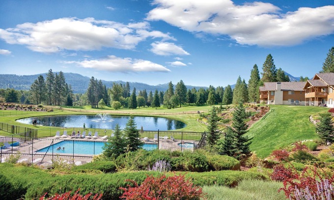 Downtown Leavenworth Complejo | ¡Lagos alpinos perfectos para tarjetas postales!
