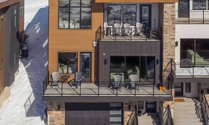 Hideout Casa | Postcard Views w/ Luxury Touches & Hot Tub