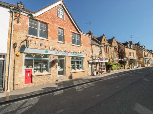 Winchcombe Casa | Postmaster's Lodging