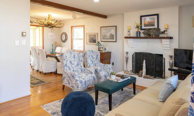 Hague Casa | Potomac River house w/beach access. Pet friedly!