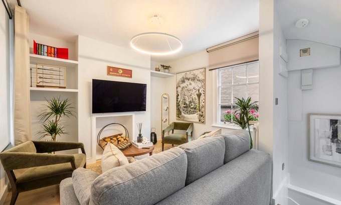 London City Centre Casa | Pottter s Perch - Covent Garden - by Frankie Says