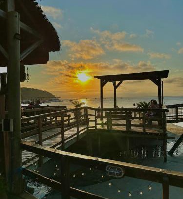 Paranagua Hotel | Pousada & Camping Tubarão