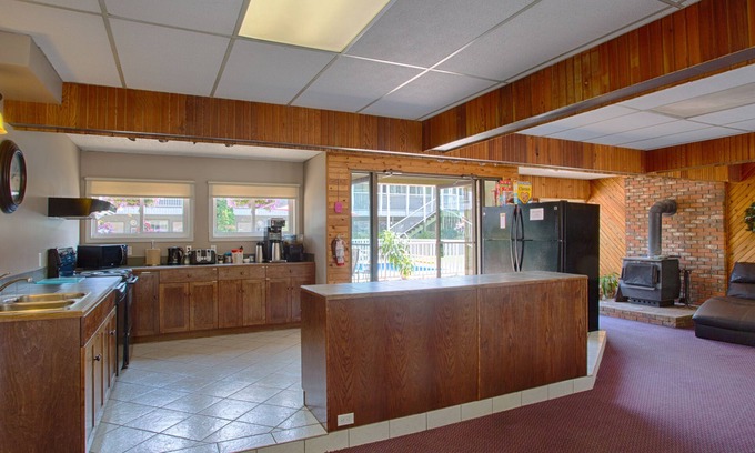 East Kootenay Hotel | Powder Mountain Lodge