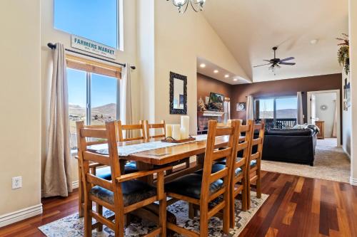 Park City Casa | Powder Reflections by KABINO 1.5 miles to Deer Valley Gondola Ping Pong Theater Room WiFi Jordanelle
