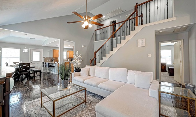 Morningside Place Casa | A Comfortable Stay w Pool Table, Keurig, Wifi