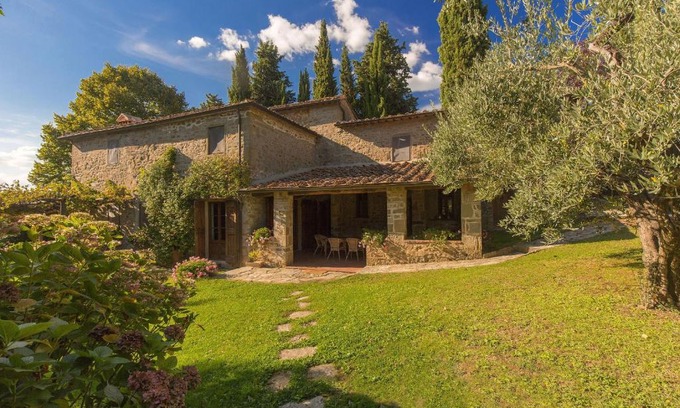 Volpaia Villa | Pozza di Volpaia by Salogi Villas