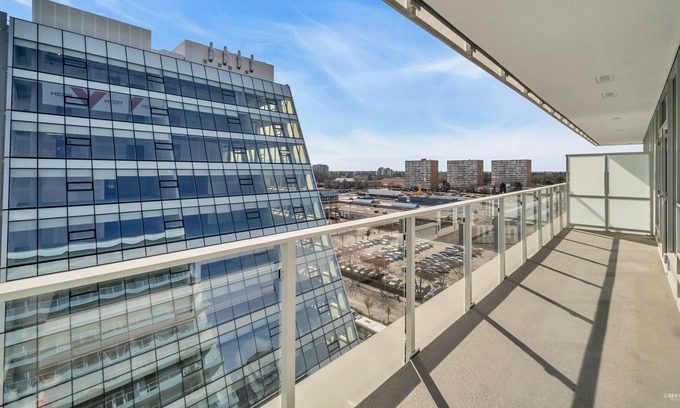 Richmond City Centre Casa | PPRM Rose Richmond Centre Brand New 1BR & 1BA Condo