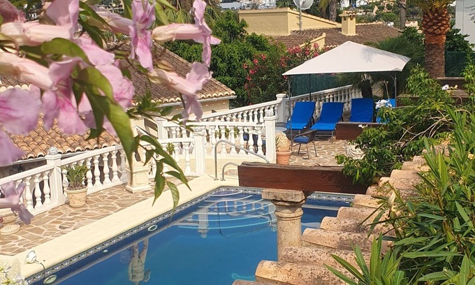 Costa de Benissa Villa | Prachtige Villa Voor 6 Personen met Veel Privacy, Prive Zwembad en Terrassen