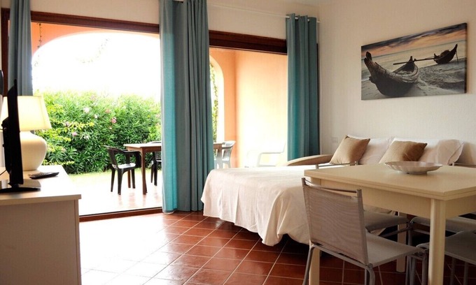 San Teodoro City Centre Apartamento | Apartamento práctico y esencial sobre el mar de San Teodoro