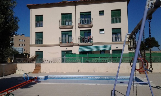 Clara Apartamento | Apartamento práctico y tranquilo a 100m de la playa y 10 min Port Aventura