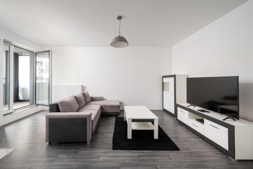 Praga Poludnie Apartamento | Praga Ostrobramska Modern Apartament by BookingHost