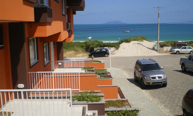 Quatro Ilhas Apartamento | Praia de Quatro Ilhas a 50 metros do mar