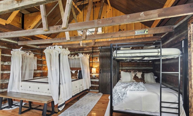 Valley Head Casa | Prairie House on the Americana Farm