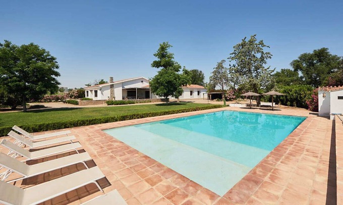 Espeluy Cabaña | Preciosa casa rural con gran piscina en la campiña de Jaén